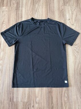 Vuori Tradewinds Performance Tee 2.0 Men's Large Black Short Sleeve T-Shirt